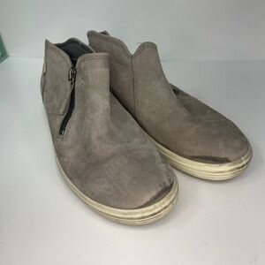 Women’s Gray ECCO Soft 7 size 9